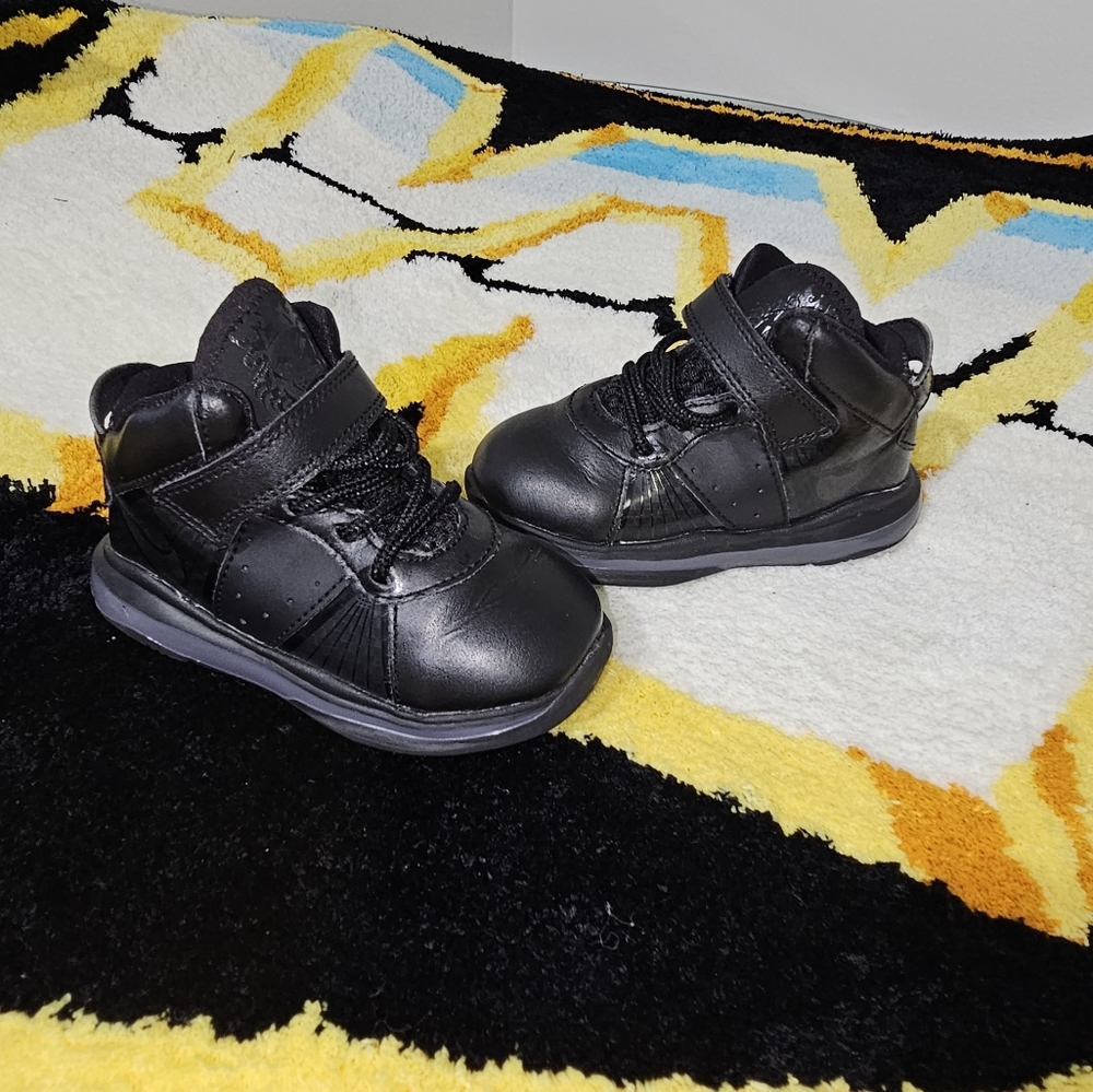 2010 Nike Air LeBron VIII Black size 7c